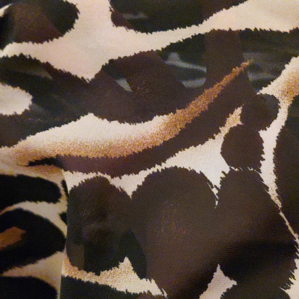 EUC Chico's Animal Print Blouse Chico 2 - Picture 6 of 6